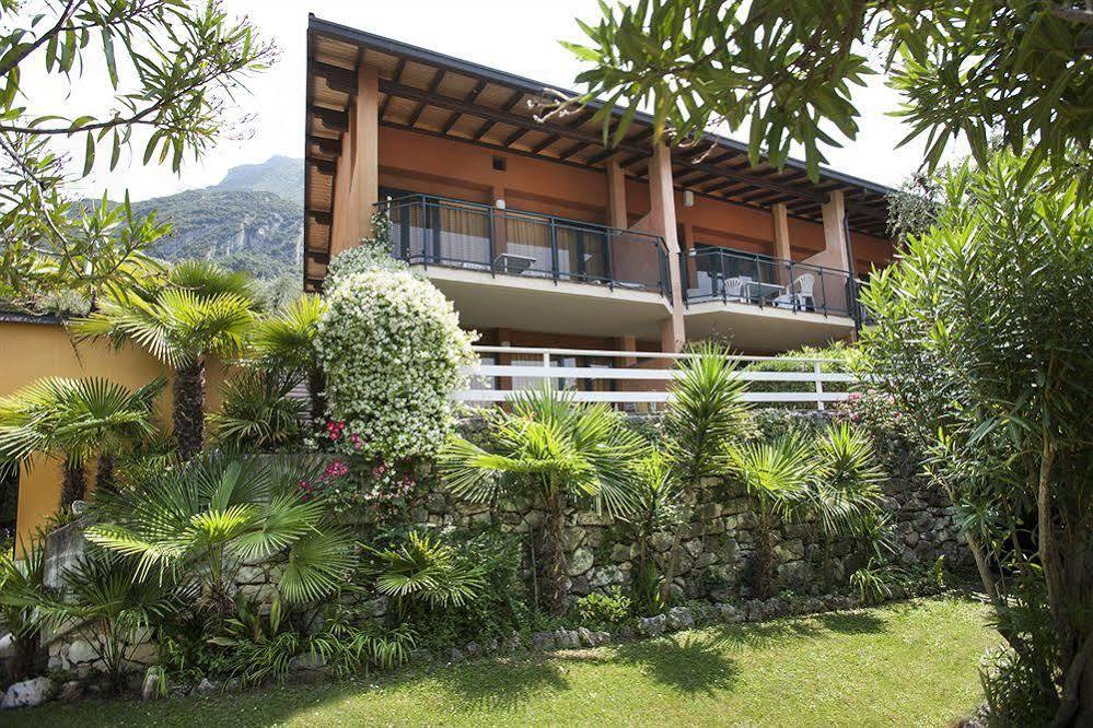 Residence Parco Lago Di Garda 말세진느 외부 사진
