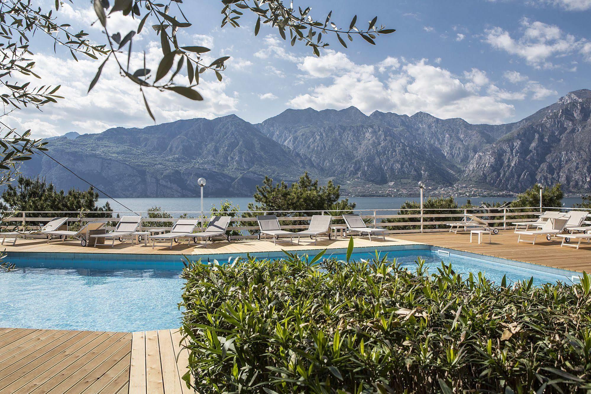 Residence Parco Lago Di Garda 말세진느 외부 사진